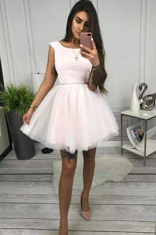 A-line Round Neck Tulle Short Homecoming Dresses