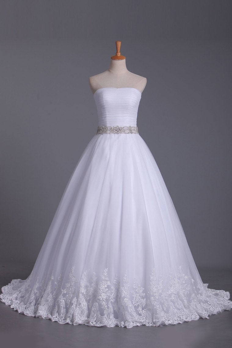2024 Strapless Tulle Wedding Dresses A-Line With Applique