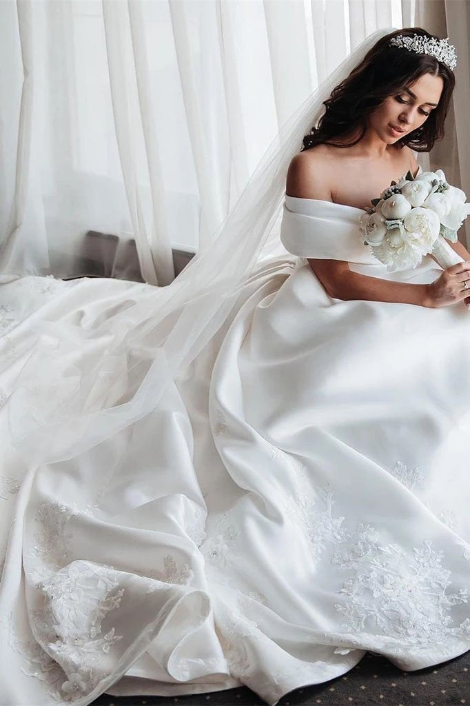 Ball Gown Off the Shoulder Satin White Sweetheart Wedding Dresses, Wedding Gowns STC15062