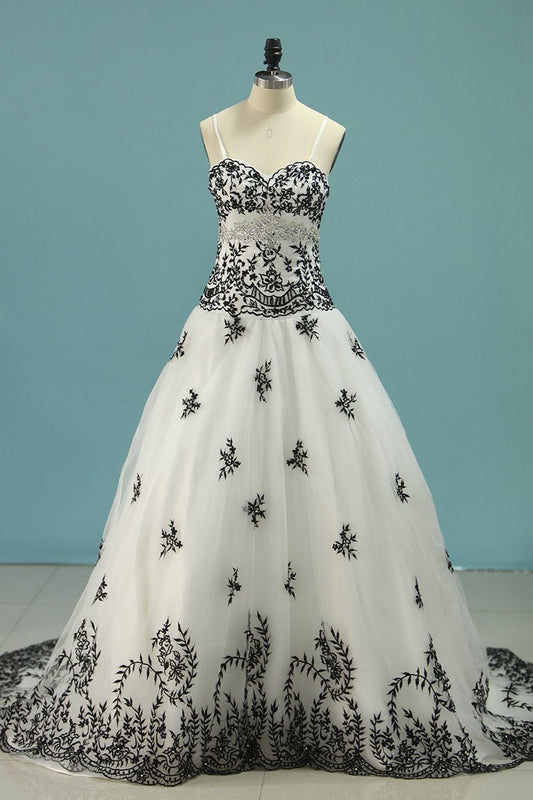 2024 Ball Gown Quinceanera Dresses Tulle With Applique And