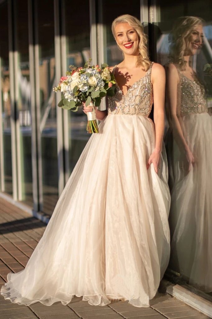Elegant A Line Beads V Neck Spaghetti Straps Tulle Prom Dresses, Evening STC15633