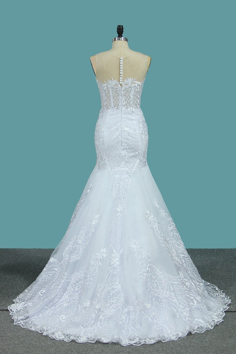 2024 Tulle Scoop Wedding Dresses Mermaid With Applique Chapel