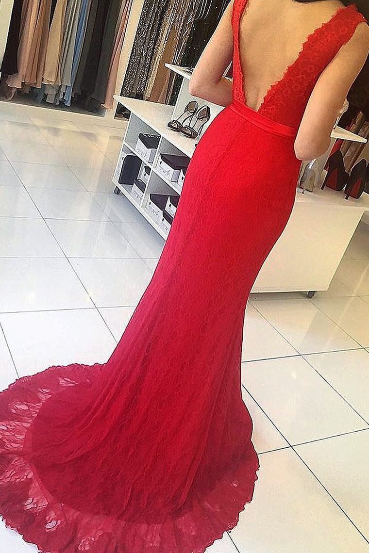 2024 V Neck Mermaid Lace Prom Dresses With Sash Sweep