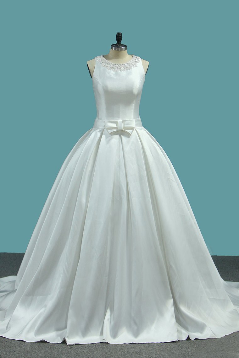 2024 A Line Wedding Dresses Satin Scoop With Beading Court