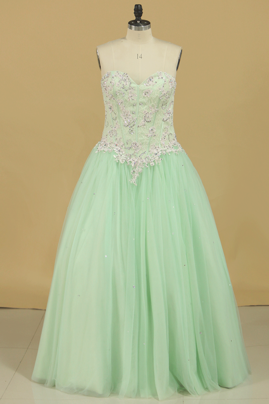2024 Quinceanera Dresses Sweetheart Ball Gown Tulle With Applique Floor