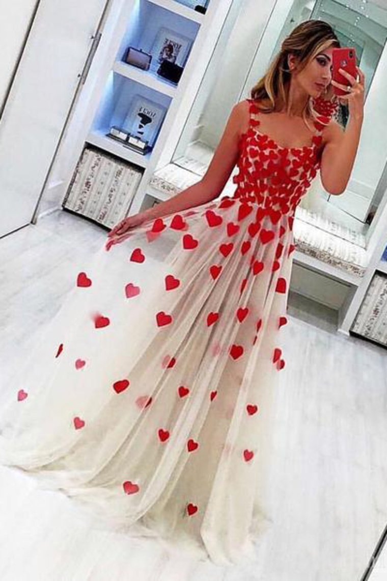 2024 Elegant A-Line Tulle Prom Dresses Formal Dresses With Applique Evening
