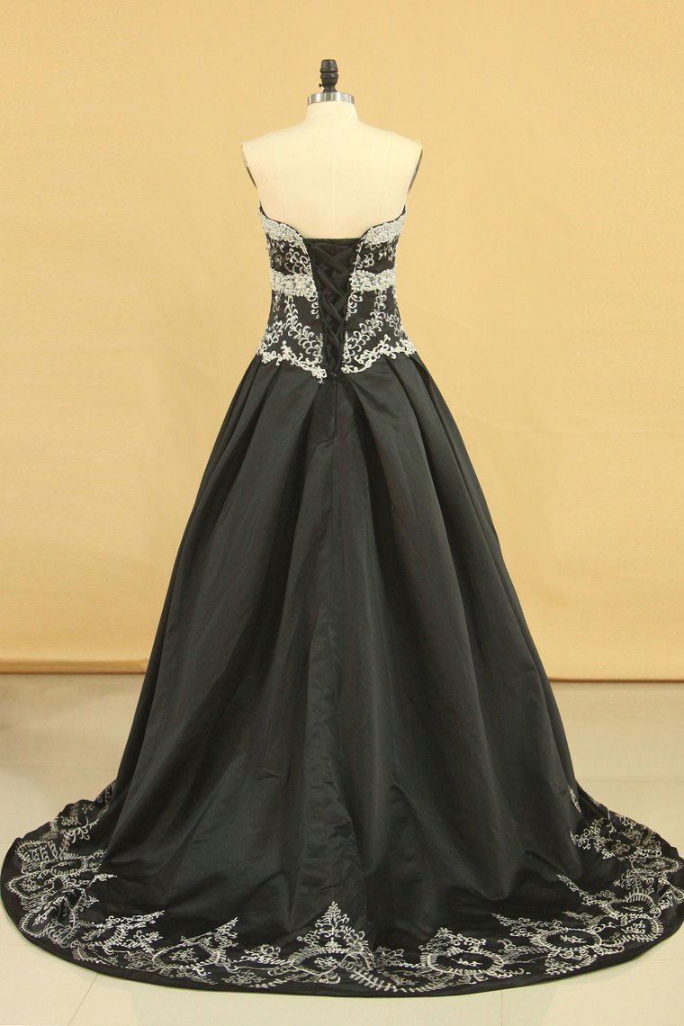 2024 Quinceanera Dresses Ball Gown Sweetheart Satin With Beading And