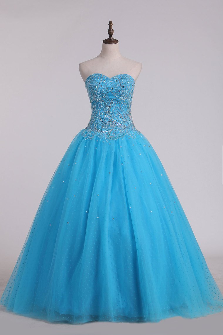 2024 Ball Gown Sweetheart Quinceanera Dresses With Beading Tulle