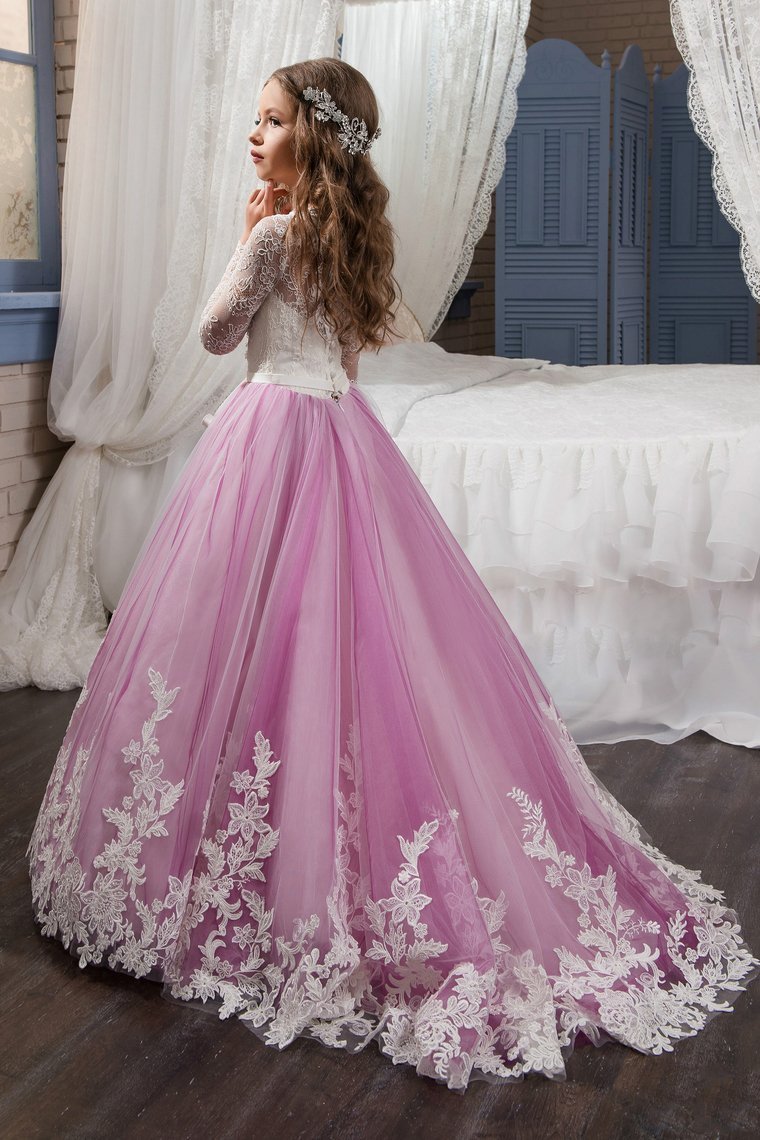 2024 Scoop Flower Girl Dresses Long Sleeves Tulle With Applique And Sash