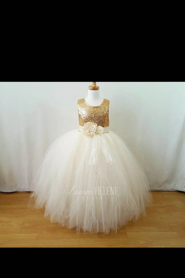 2024 Flower Girl Dresses A Line Scoop Tulle & Sequin With