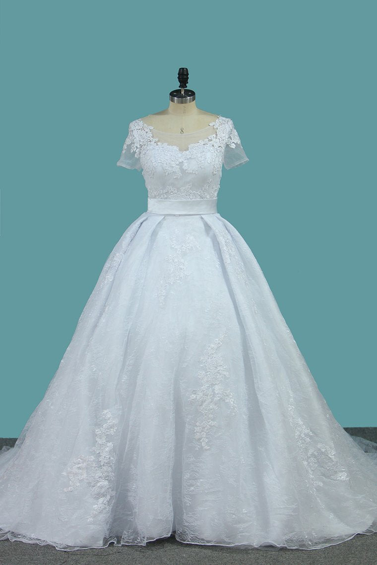 2024 Mermaid Tulle Scoop Short Sleeve Wedding Dresses With Applique And Sash Sweep