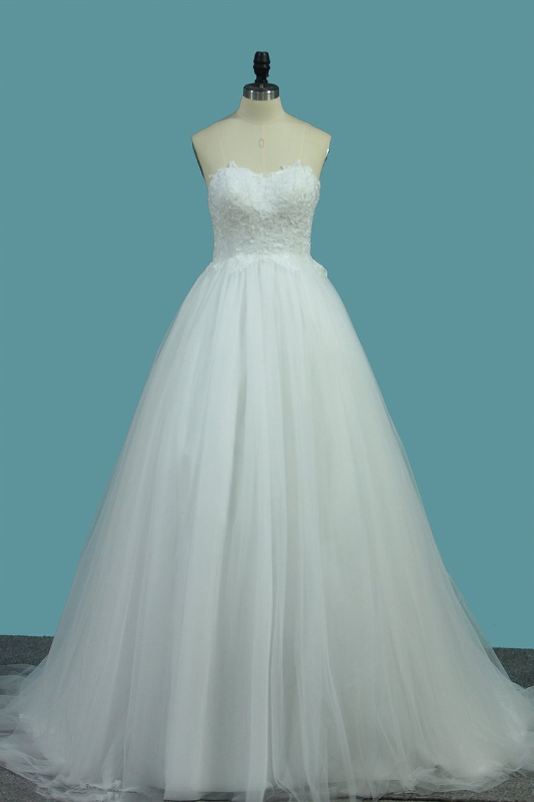 2024 A Line Sweetheart Tulle Wedding Dresses With Appliques Sweep/Brush
