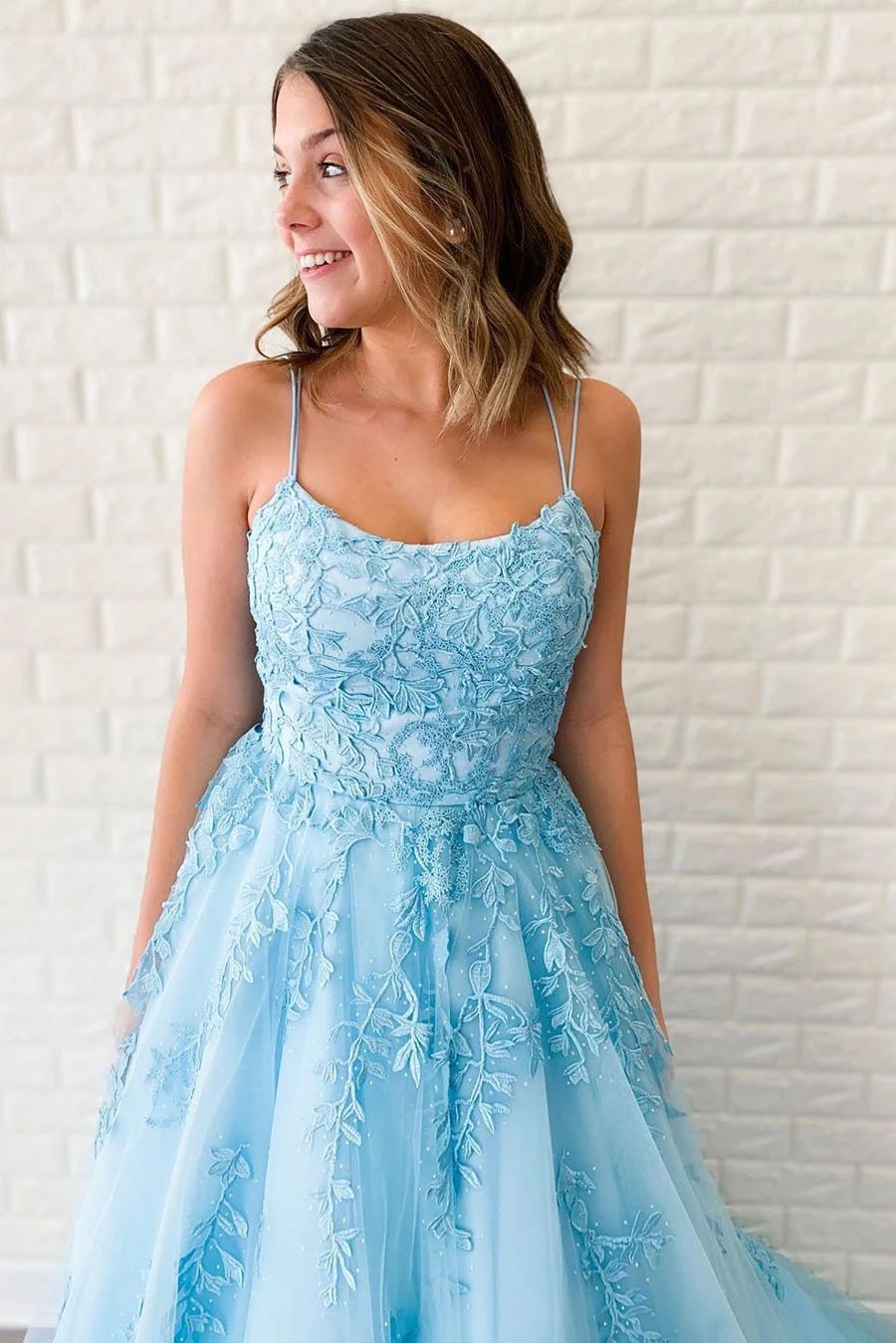 Unique A-Line Sky Blue Tulle Appliques Beads Scoop Prom Dresses with Lace STC15681