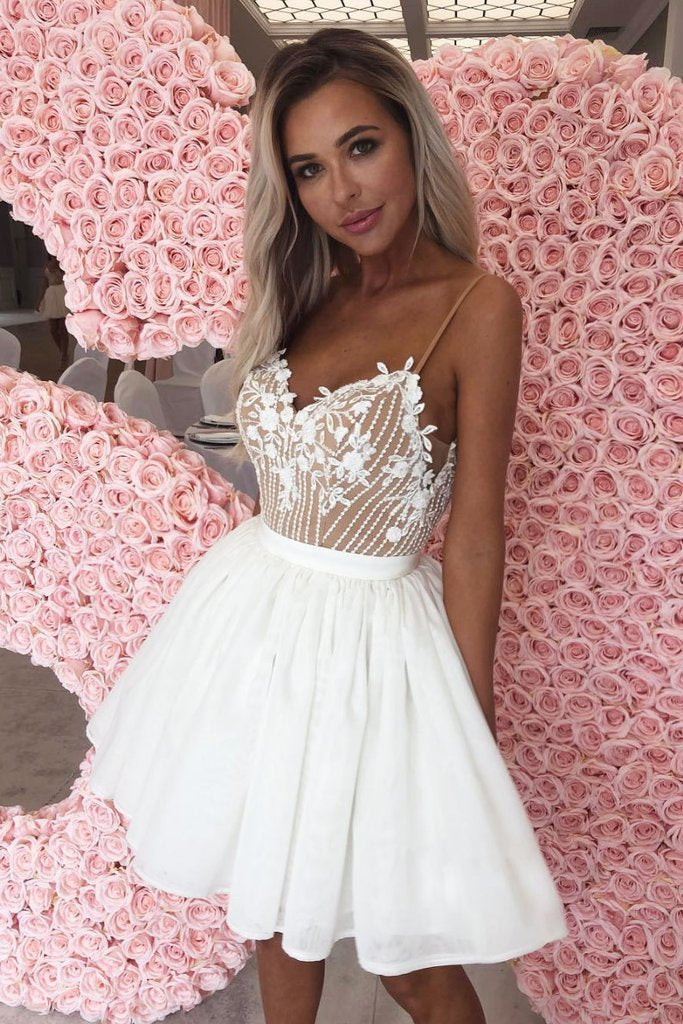 Cute Spaghetti Straps Sweetheart White Chiffon Homecoming Dresses with Lace