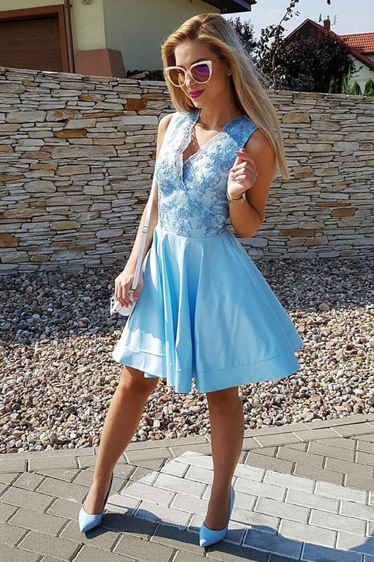 Blue V Neck Sleeveless Appliques Short Homecoming Dresses