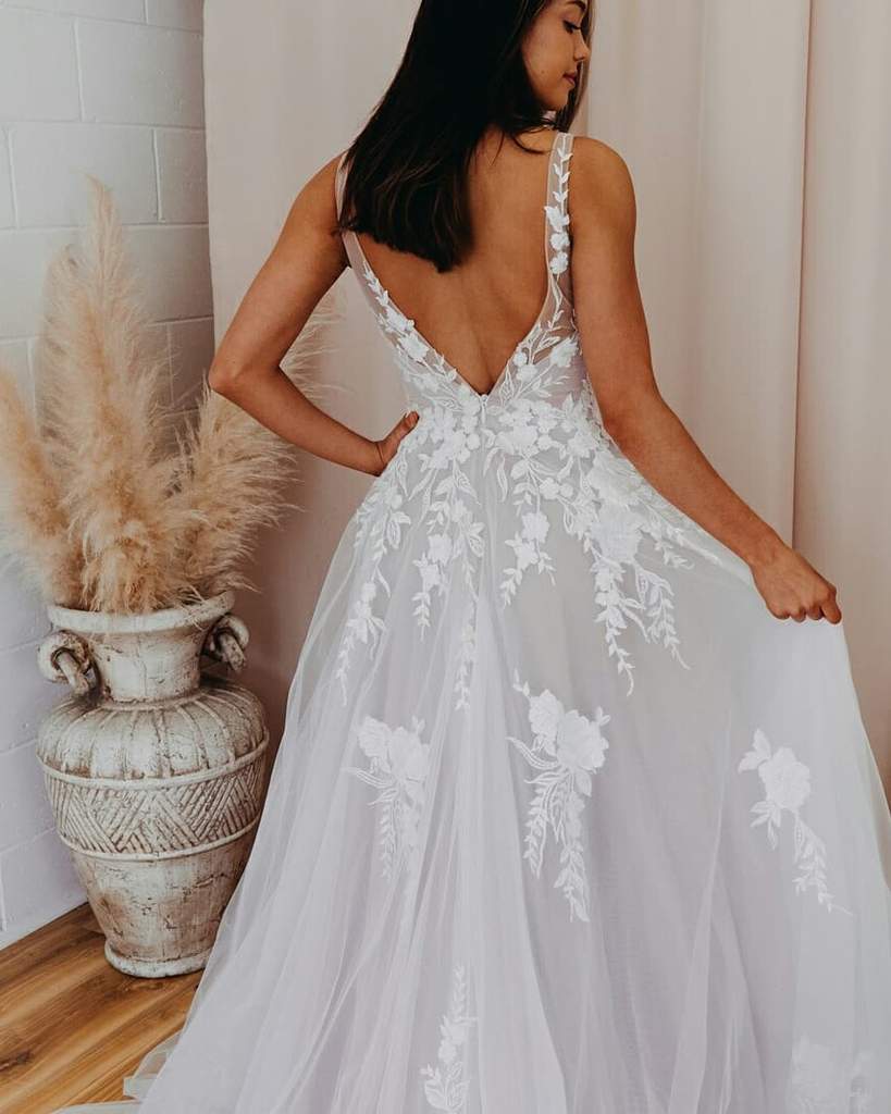 Romantic V Neckline Backless Wedding Dress Appliqued Ball Gown Bridal STCPSMCZA6Q
