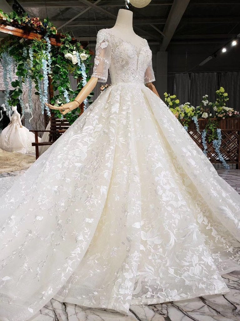 Lace Half Sleeve Round Neck Ball Gown Wedding Dresses Fashion Beads Wedding Gown