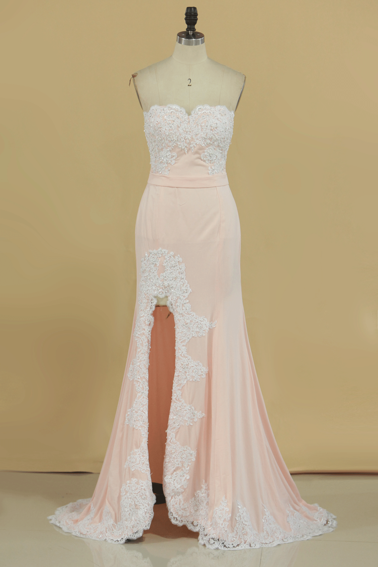 Sheath Sweetheart With Slit And Applique Prom