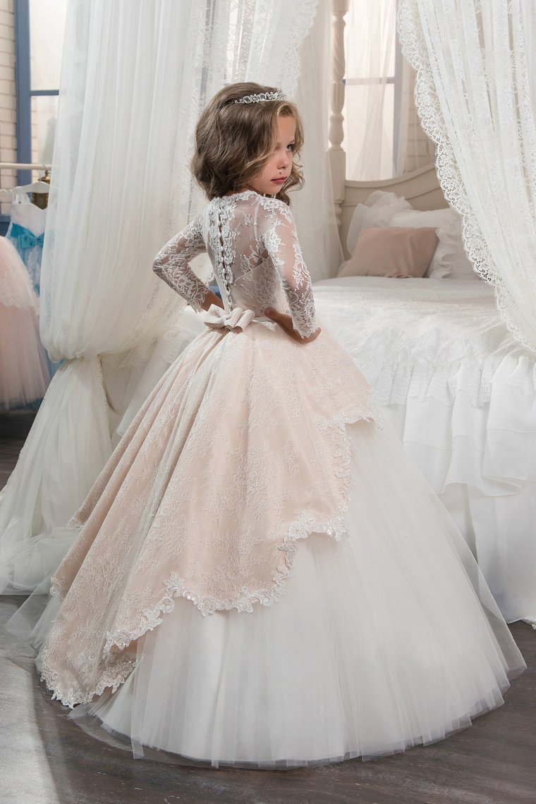 2024 Long Sleeves Flower Girl Dresses Scoop Tulle With Applique And
