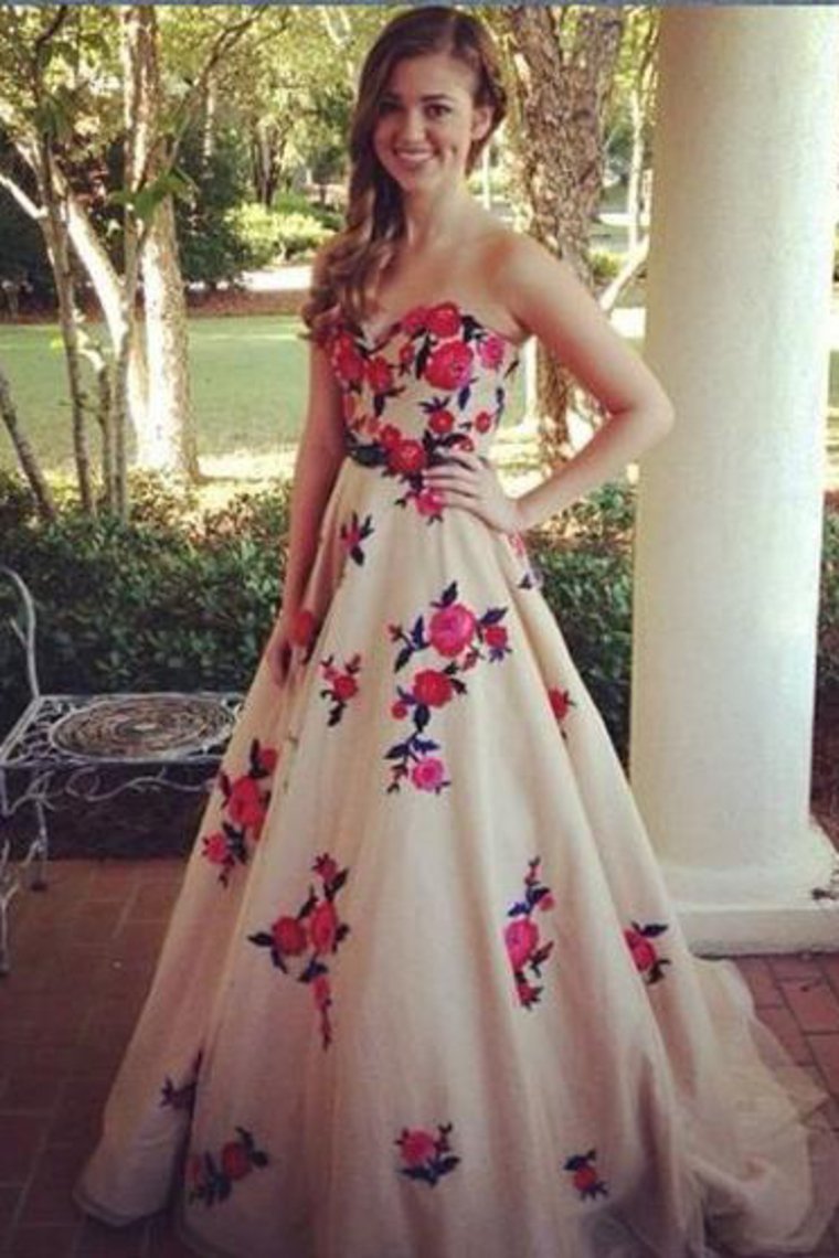 2024 Long Prom Dresses Sweetheart Sweep Train A Line Embroidery Prom Dress Sexy Evening