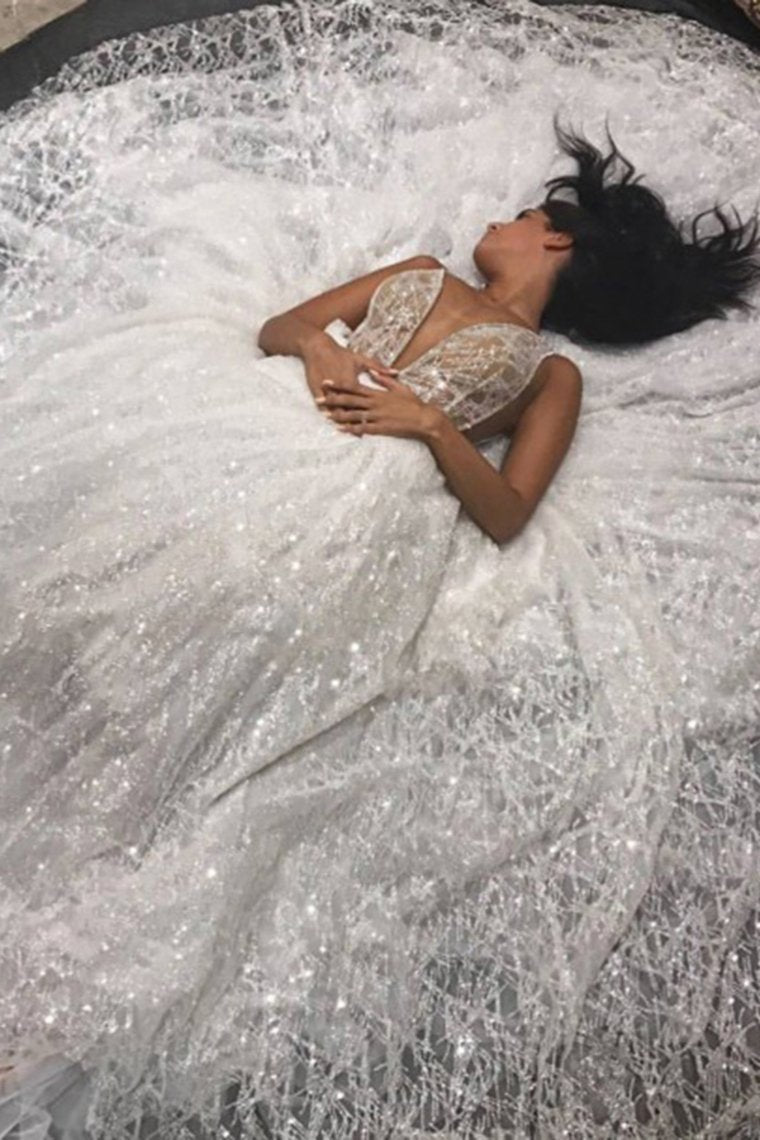 Sparkly Sequin Shiny Long V-Neck Wedding Dresses Charming Modest Bridal