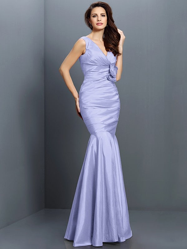 Trumpet/Mermaid V-neck Hand-Made Flower Sleeveless Long Taffeta Bridesmaid Dresses TPP0005170