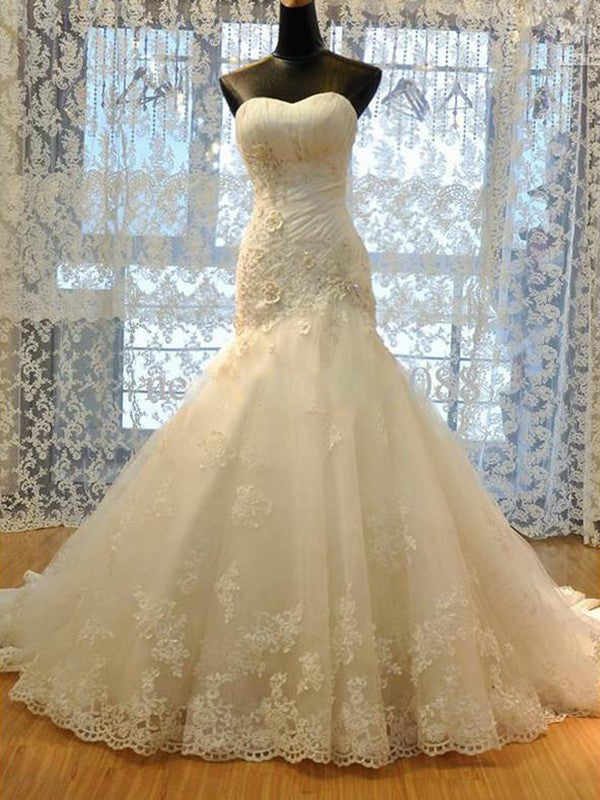 Trumpet/Mermaid Sweetheart Tulle Applique Sleeveless Court Train Wedding Dresses TPP0006373